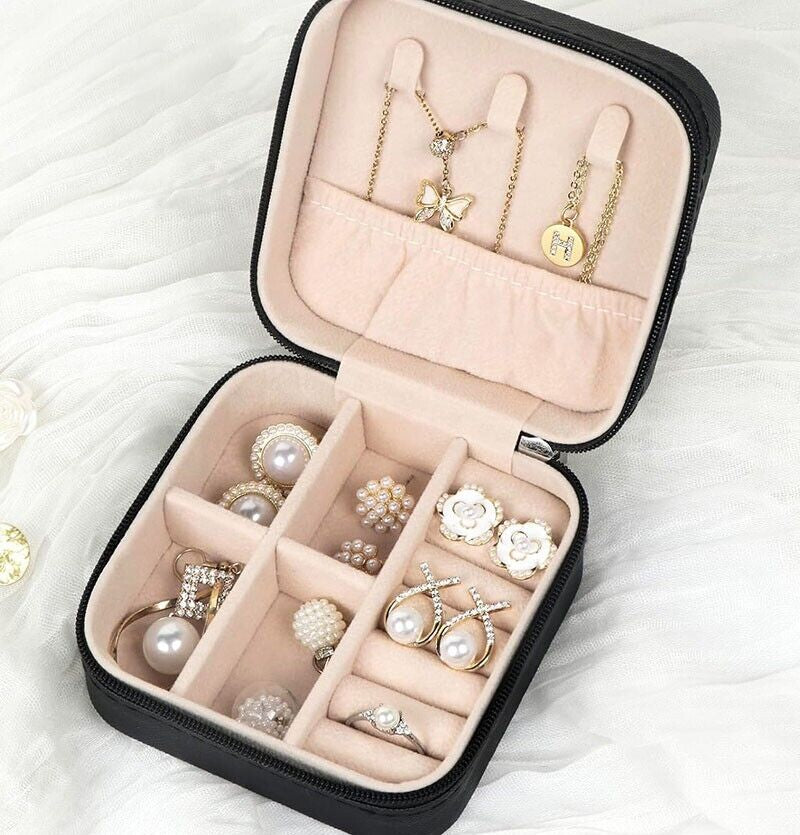 Black Jewelry Travel Case Box – Ring, Earring & Necklace Organizer for Women – Faux Leather, Compact & Stylish for Gift Giving, Storage & Display