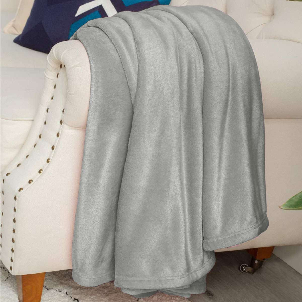 Soft Fuzzy Sherpa Fleece Throw Blanket for Couch, Bed & Sofa | Warm Cozy Lightweight Blanket for All Seasons | Easy-Care Fluffy Blanket in 5 Colors