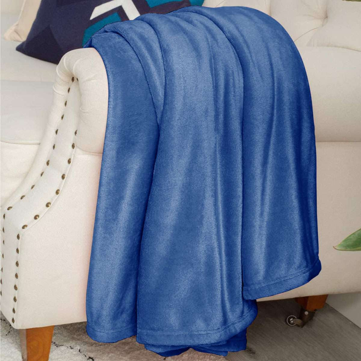 Soft Fuzzy Sherpa Fleece Throw Blanket for Couch, Bed & Sofa | Warm Cozy Lightweight Blanket for All Seasons | Easy-Care Fluffy Blanket in 5 Colors