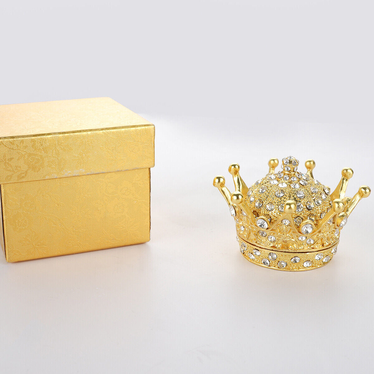 open crown ring holder Luxury Hand-Painted Gold Crown Trinket Box Metal Jewelry Holder Gift for Women & Wedding Favor