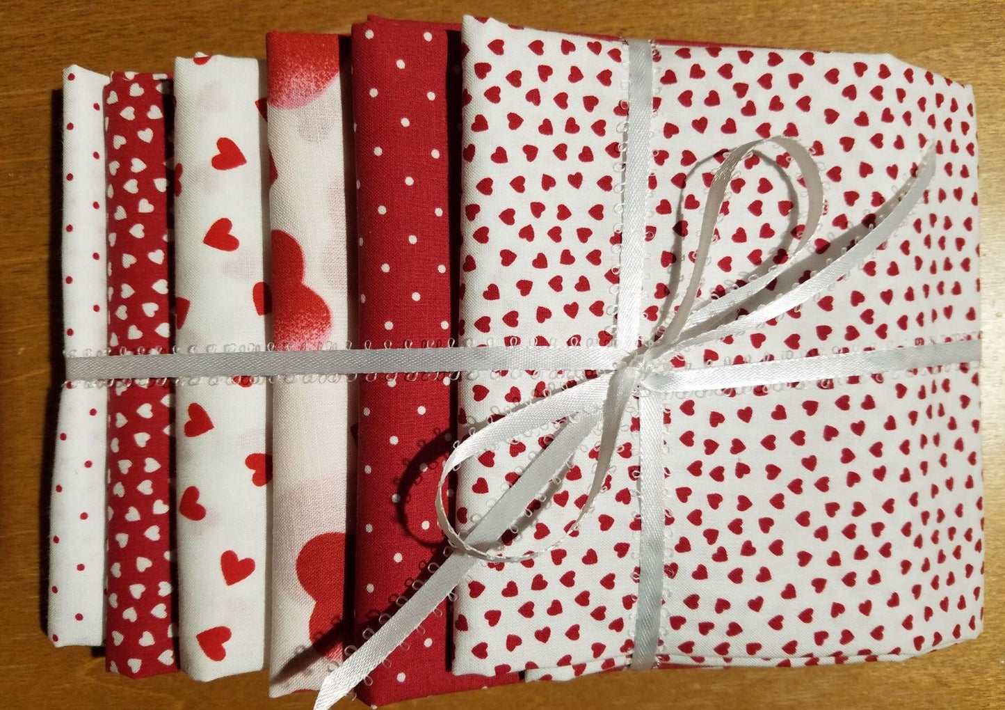 VTG Valentine Heart Fabric FQ Bundle of 6 – Perfect for Valentine's Day Crafts, Quilts, and Sewing Projects, Red & White Heart Patterns & Dots